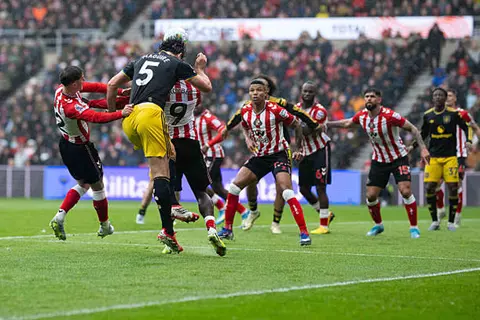 "التعثر الأول بعد 3 انتصارات".. مانشستر يونايتد يكتفي بالتعادل مع سندرلاند بالدوري الإنجليزي